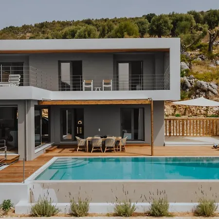 Luxury 2s Alpha With Private Pool Villa Szívota